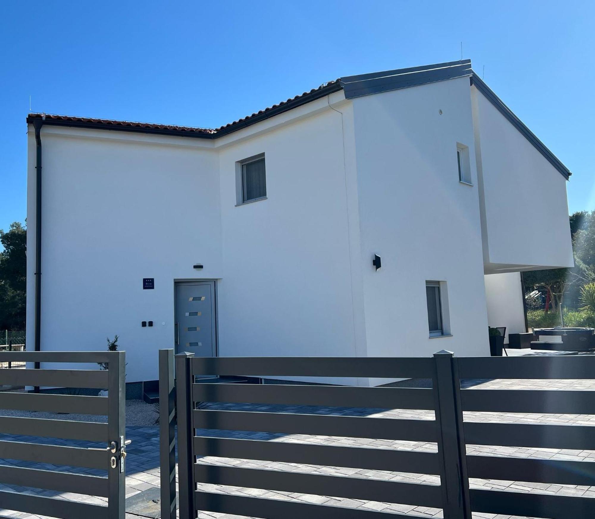 Apartment Anmalu With Jacuzzi